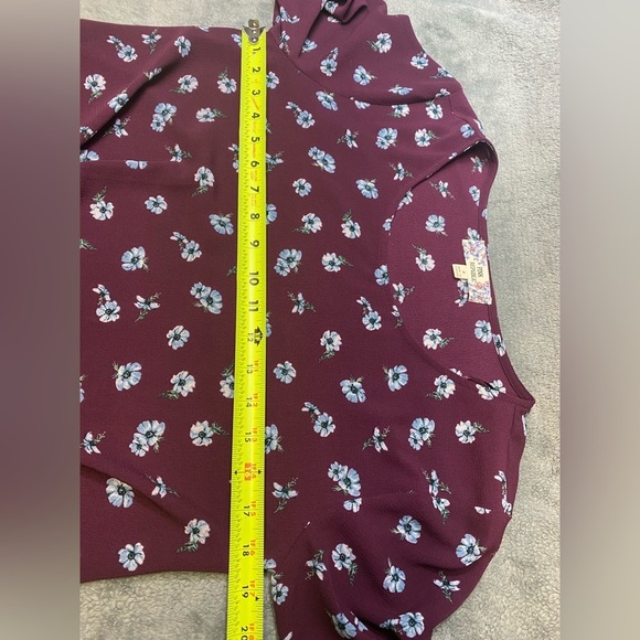 Pink Republic Plum Floral Knot Front Blouse - women’s size small - Picture 11 of 14